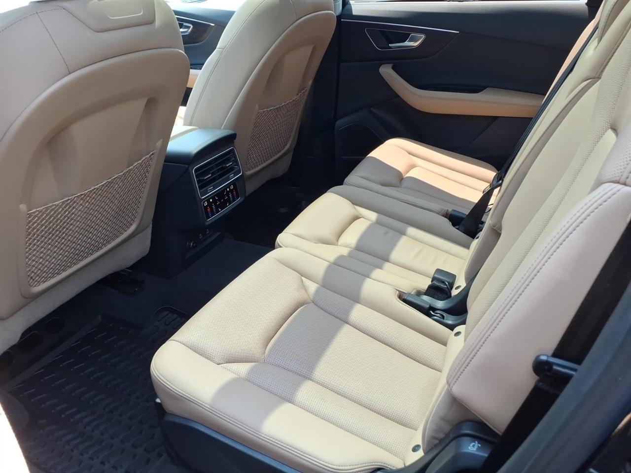 Audi Q7 Premium Plus 45 TFSI quattro 2025