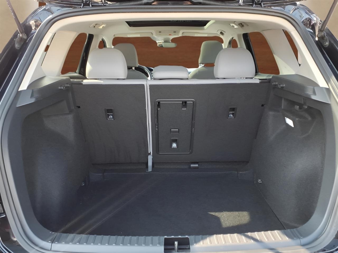 Volkswagen Taos SE FWD 2024