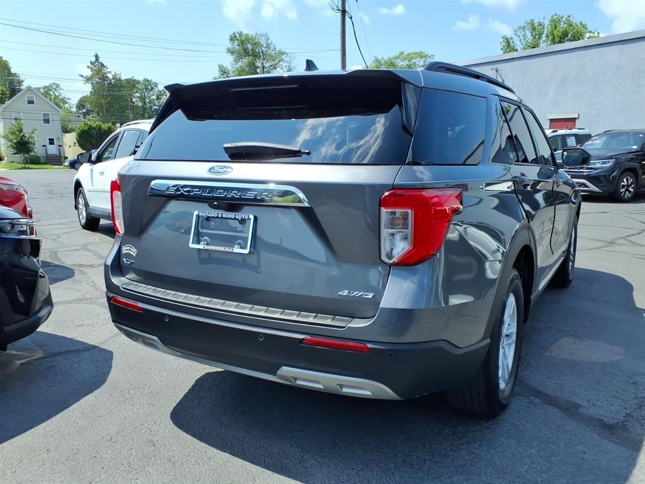 Ford Explorer XLT 4WD 2024
