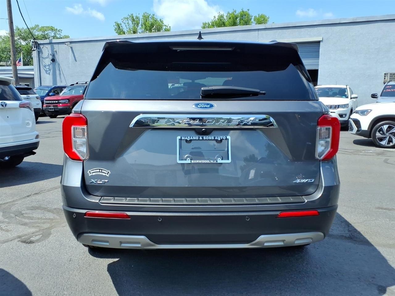 Ford Explorer XLT 4WD 2024