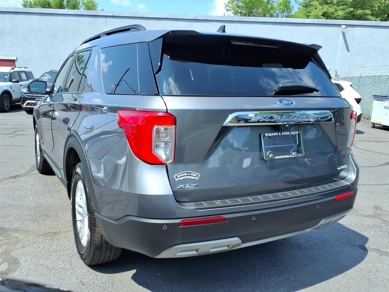 Ford Explorer XLT 4WD 2024