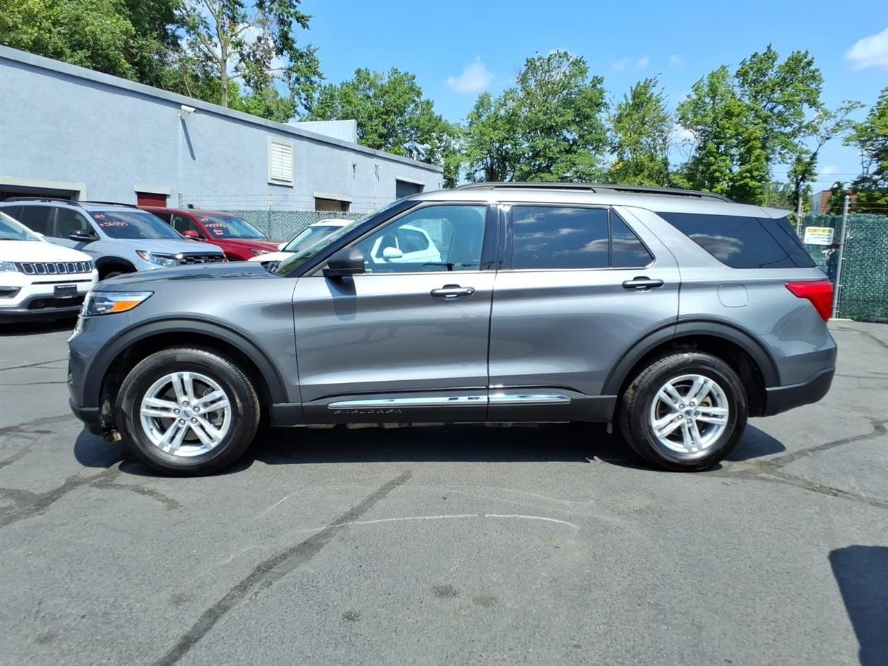 Ford Explorer XLT 4WD 2024