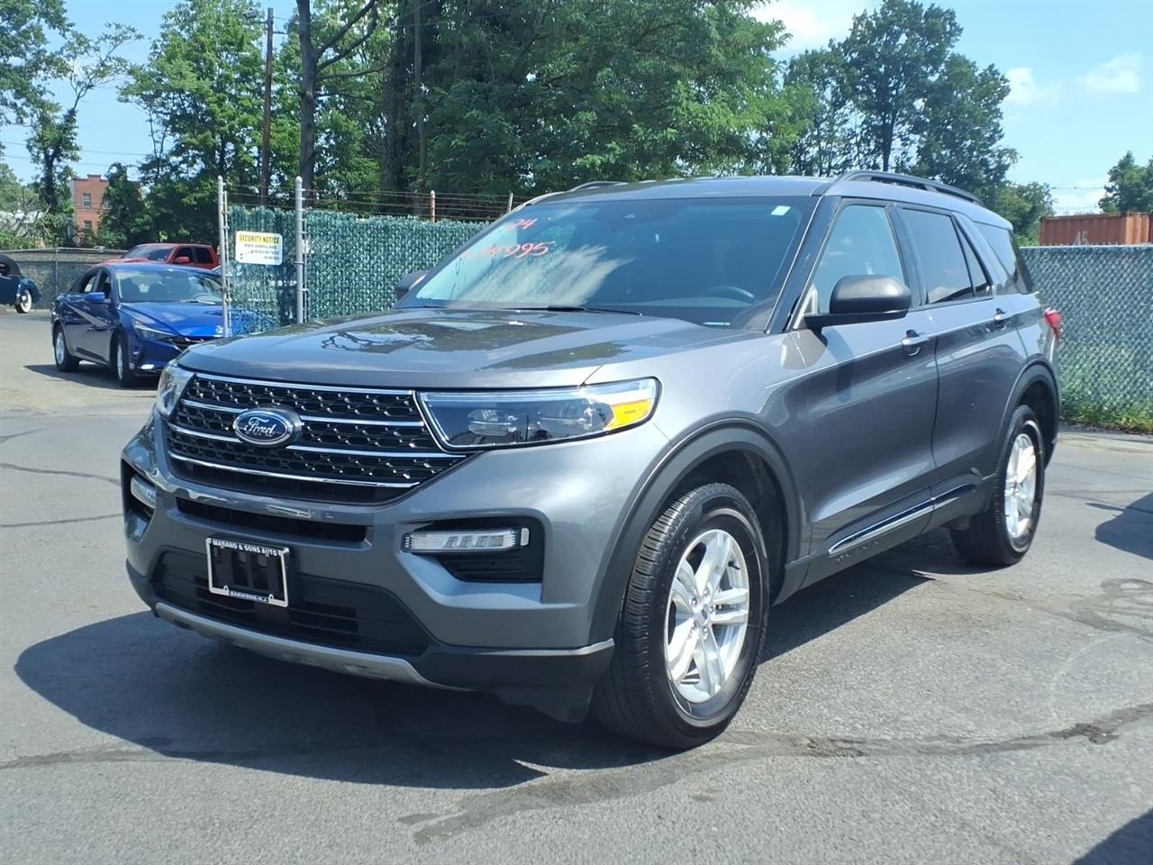 2024 Ford Explorer XLT 4WD