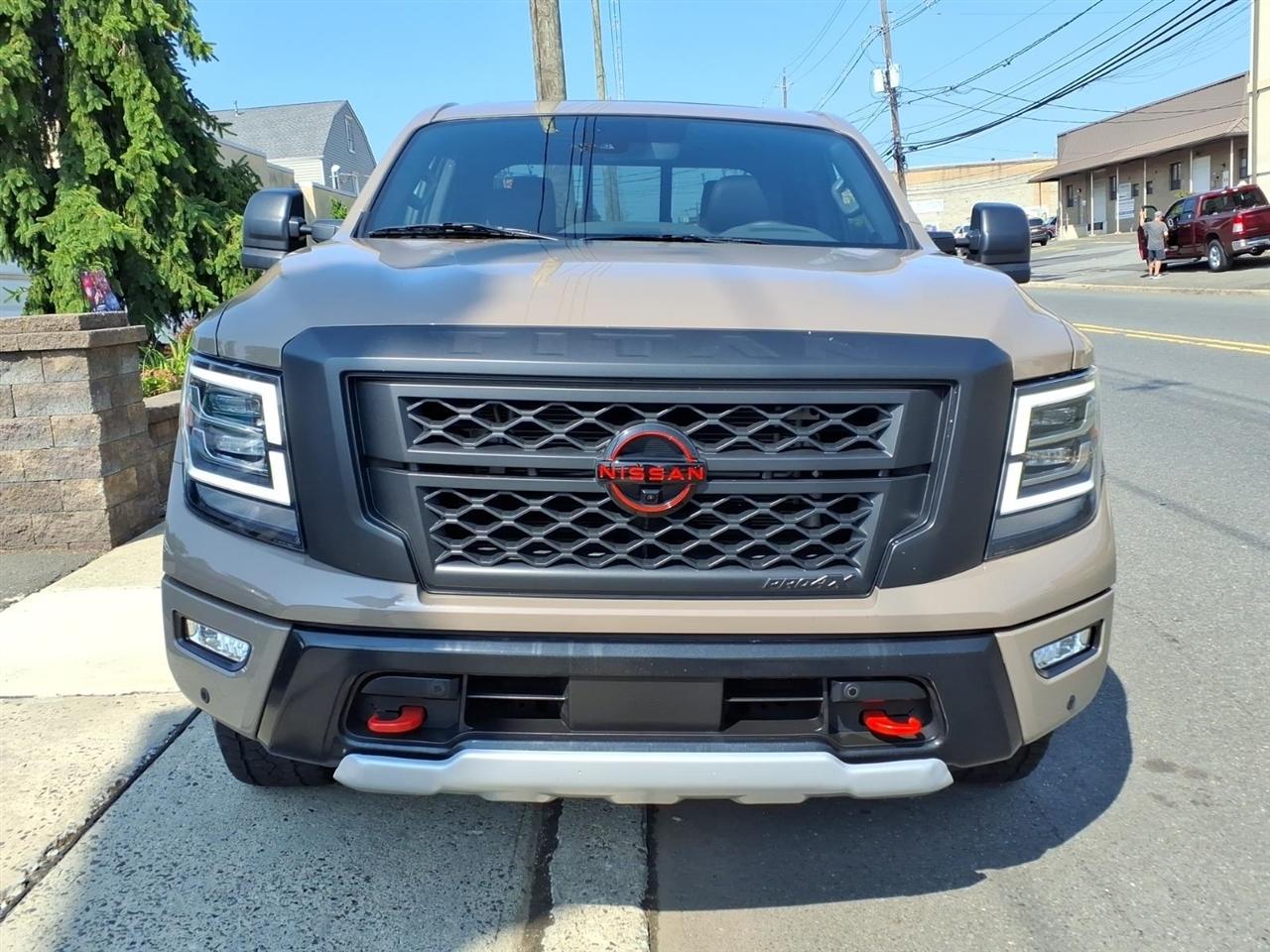 Nissan Titan 4x4 Crew Cab PRO-4X 2023