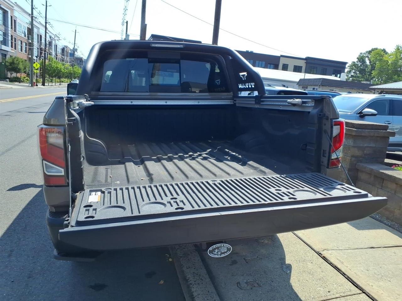 Nissan Titan 4x4 Crew Cab PRO-4X 2023