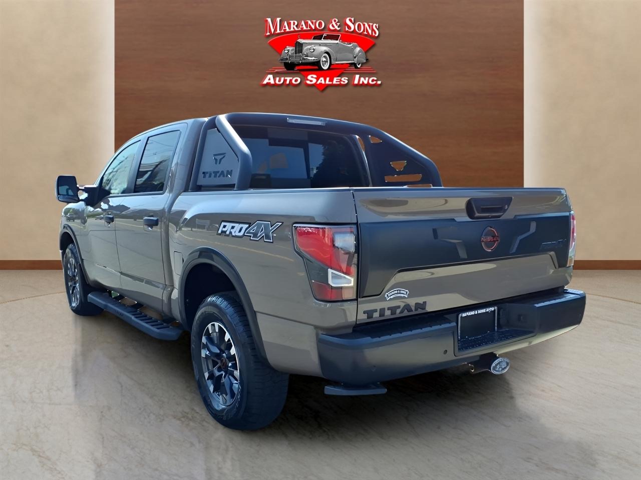Nissan Titan 4x4 Crew Cab PRO-4X 2023