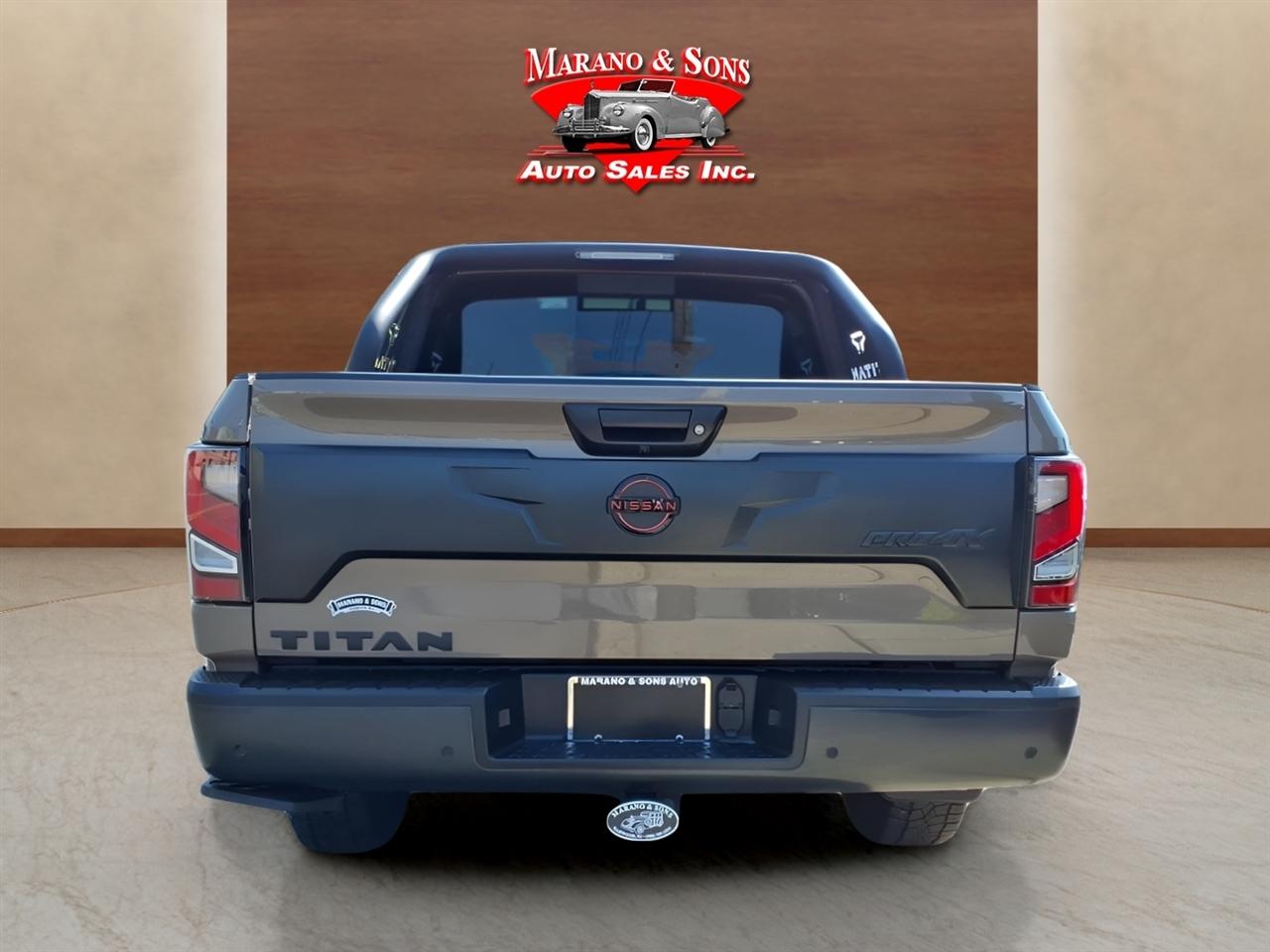 Nissan Titan 4x4 Crew Cab PRO-4X 2023