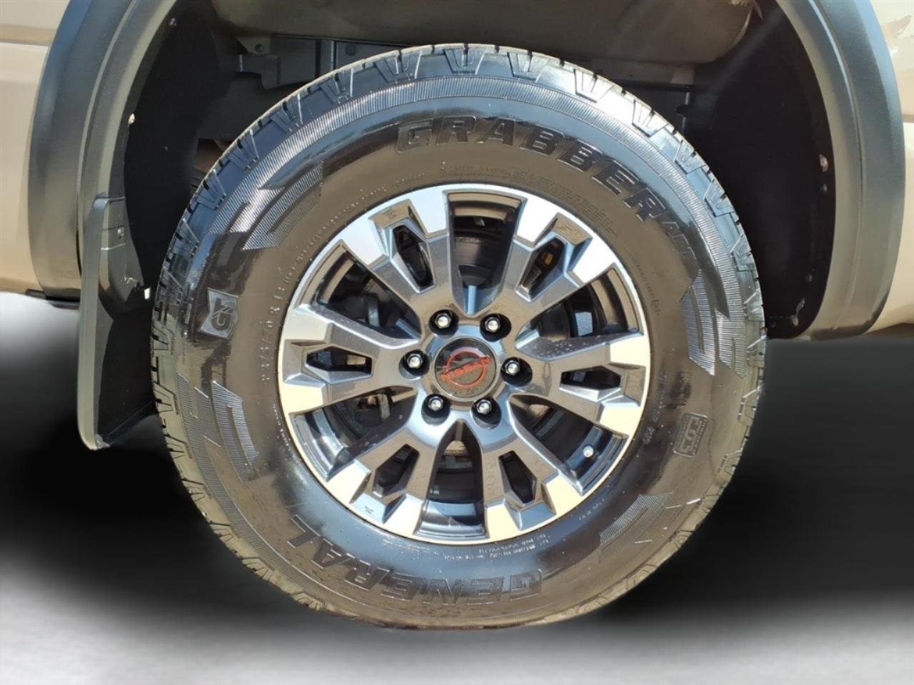 Nissan Titan 4x4 Crew Cab PRO-4X 2023