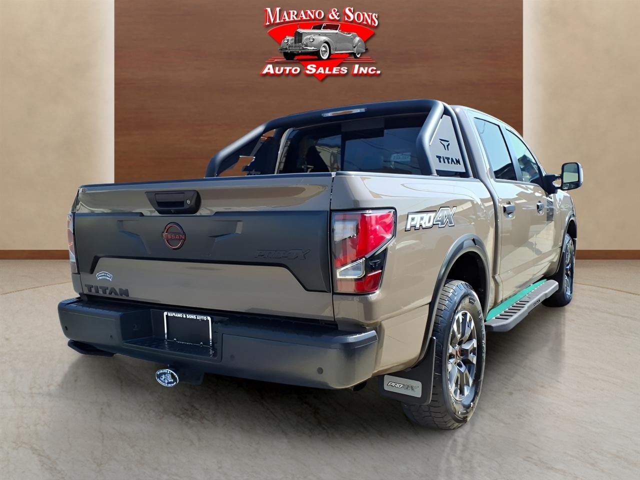 Nissan Titan 4x4 Crew Cab PRO-4X 2023