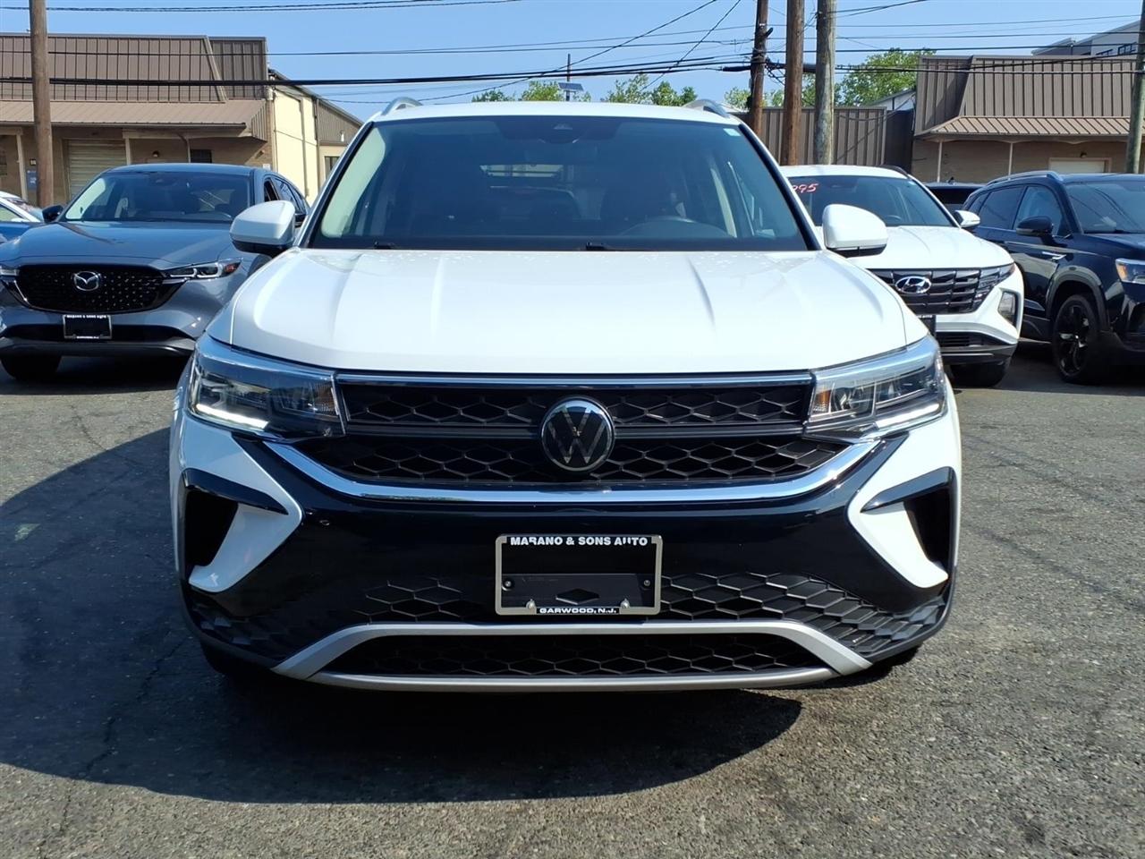 Volkswagen Taos SE FWD 2024