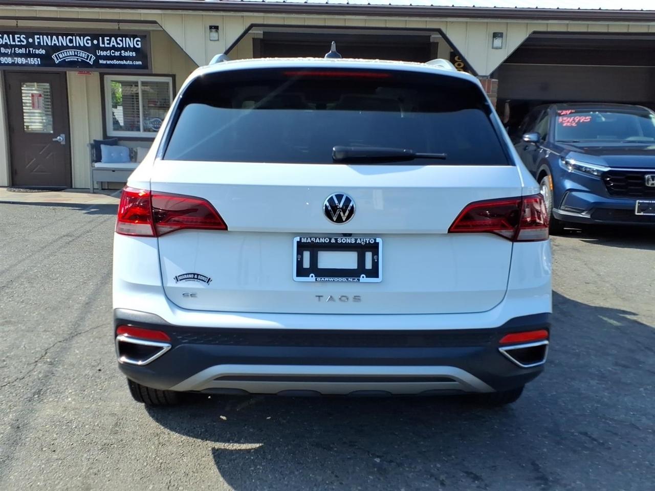 Volkswagen Taos SE FWD 2024
