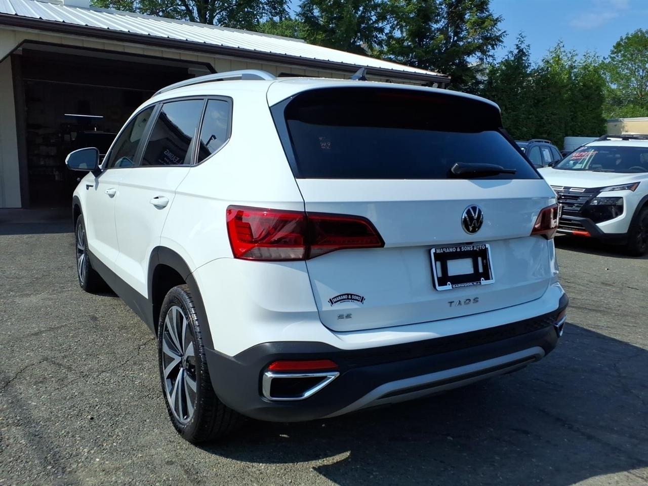 Volkswagen Taos SE FWD 2024