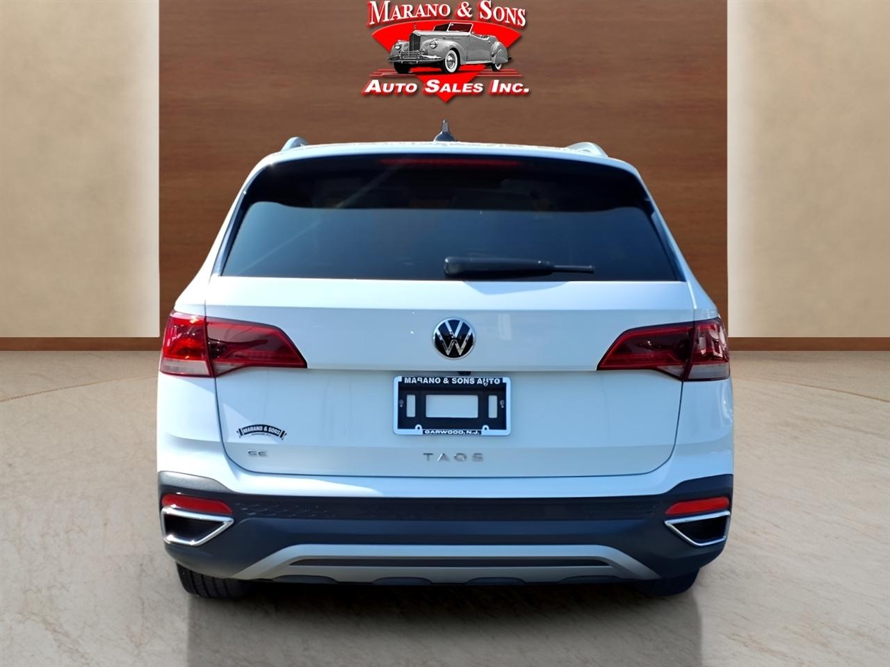 Volkswagen Taos SE FWD 2024