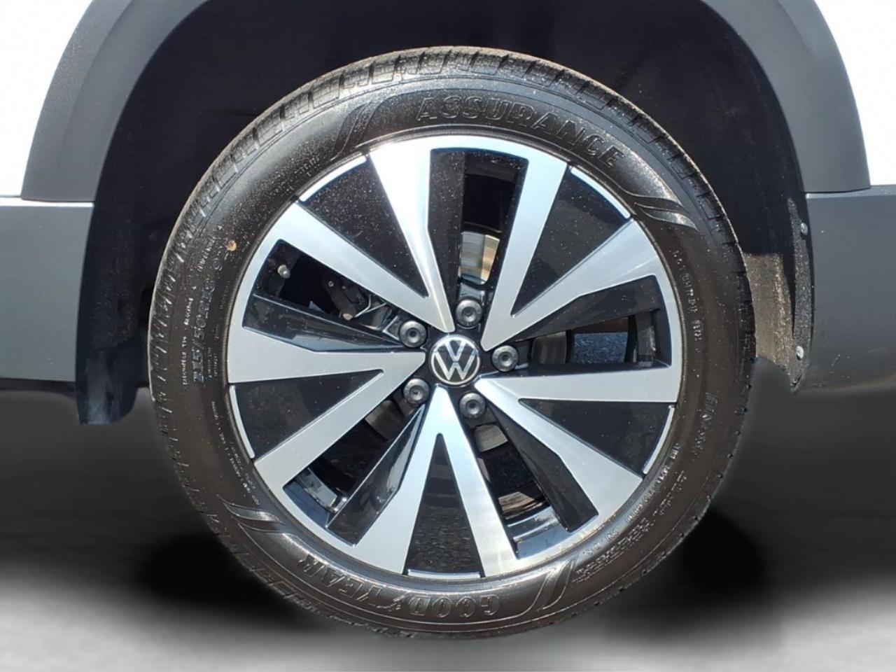 Volkswagen Taos SE FWD 2024