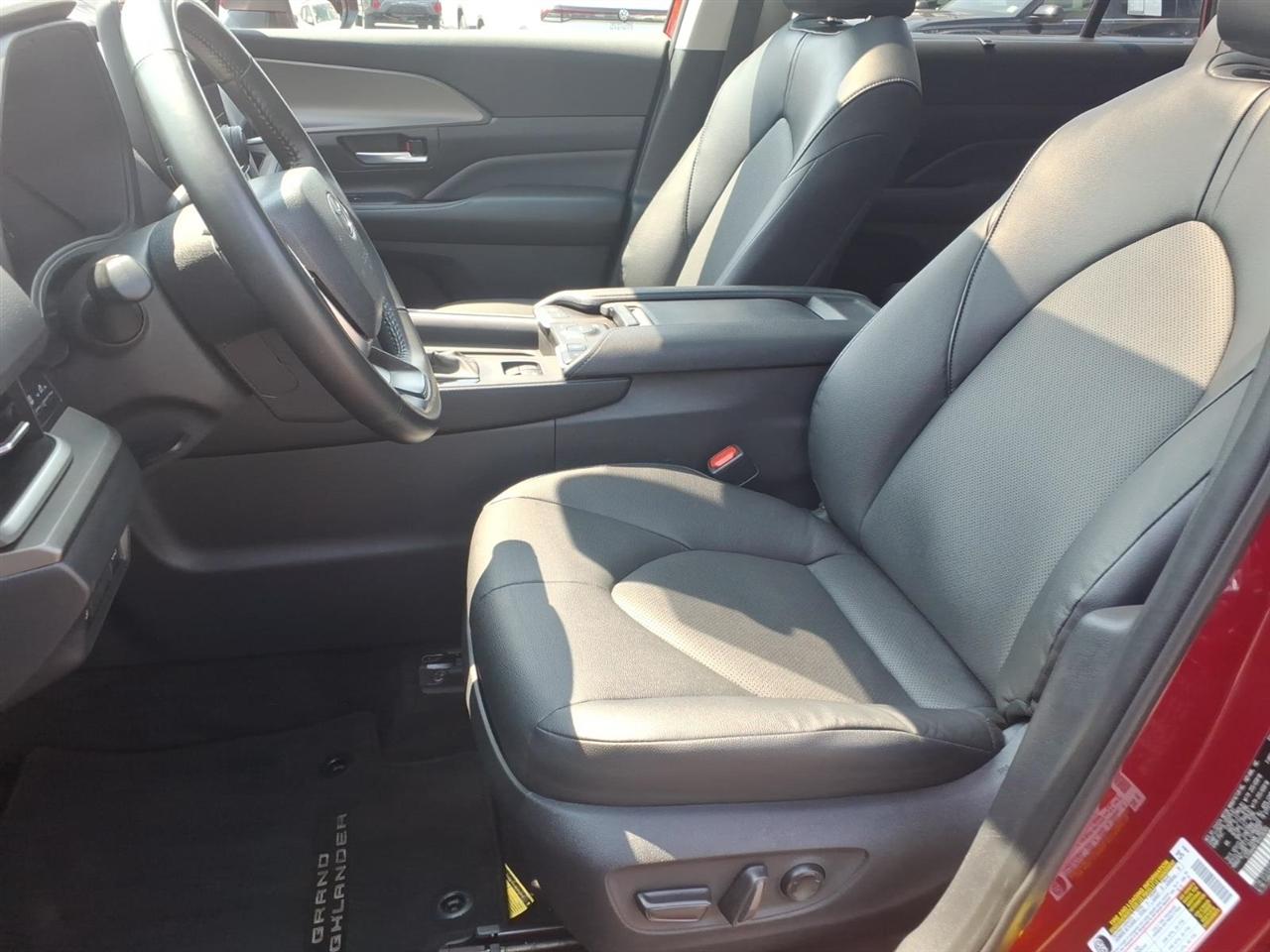 Toyota Grand Highlander Platinum AWD (Natl) 2024