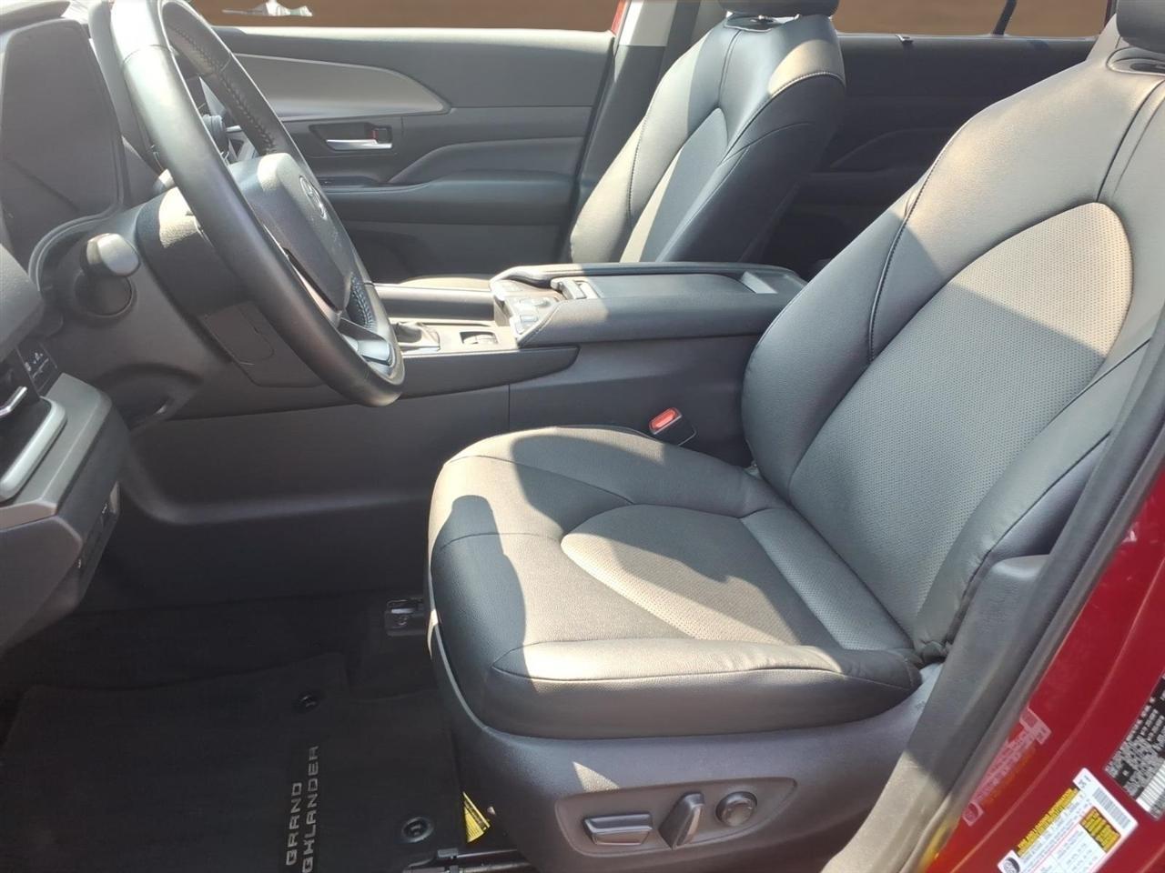 Toyota Grand Highlander Platinum AWD (Natl) 2024