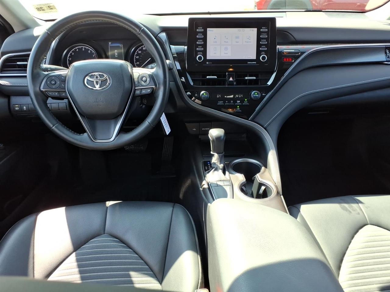 Toyota Camry Hybrid SE Nightshade CVT (Natl) 2023