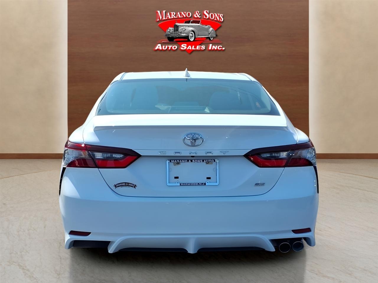 Toyota Camry Hybrid SE Nightshade CVT (Natl) 2023