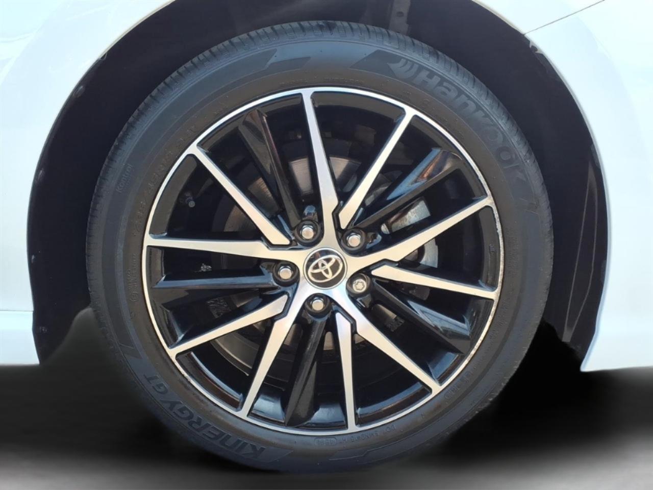 Toyota Camry Hybrid SE Nightshade CVT (Natl) 2023