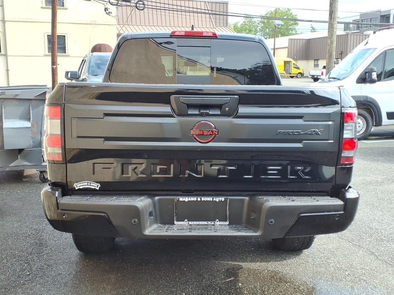 Nissan Frontier Crew Cab 4x4 PRO-4X 2026