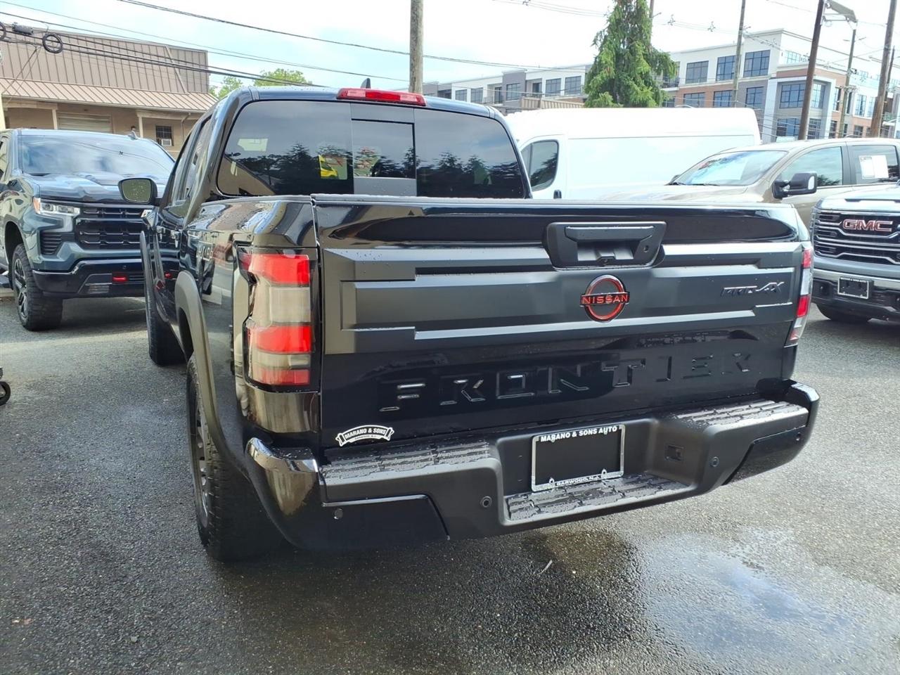 Nissan Frontier Crew Cab 4x4 PRO-4X 2026