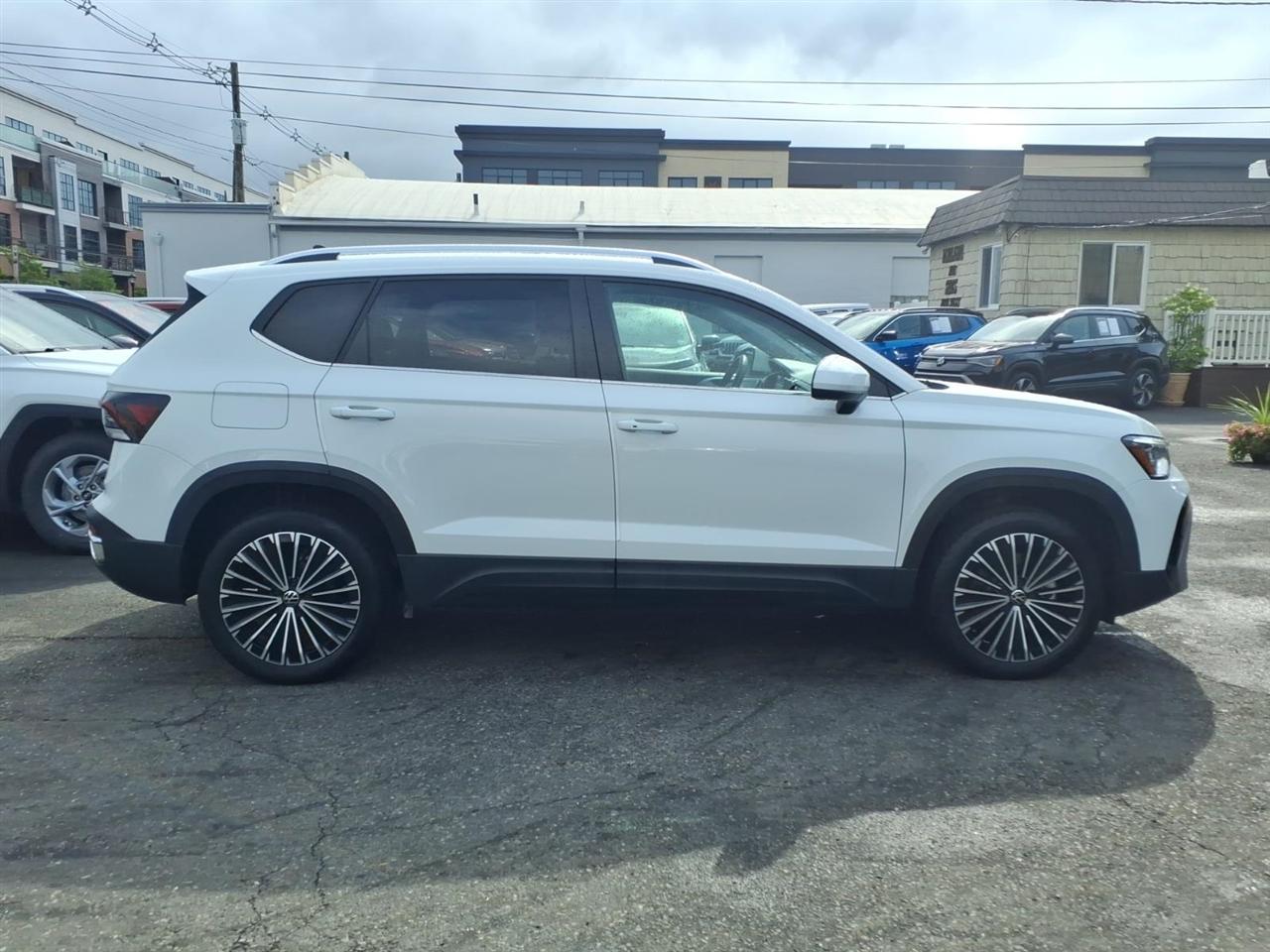 Volkswagen Taos SE FWD 2025