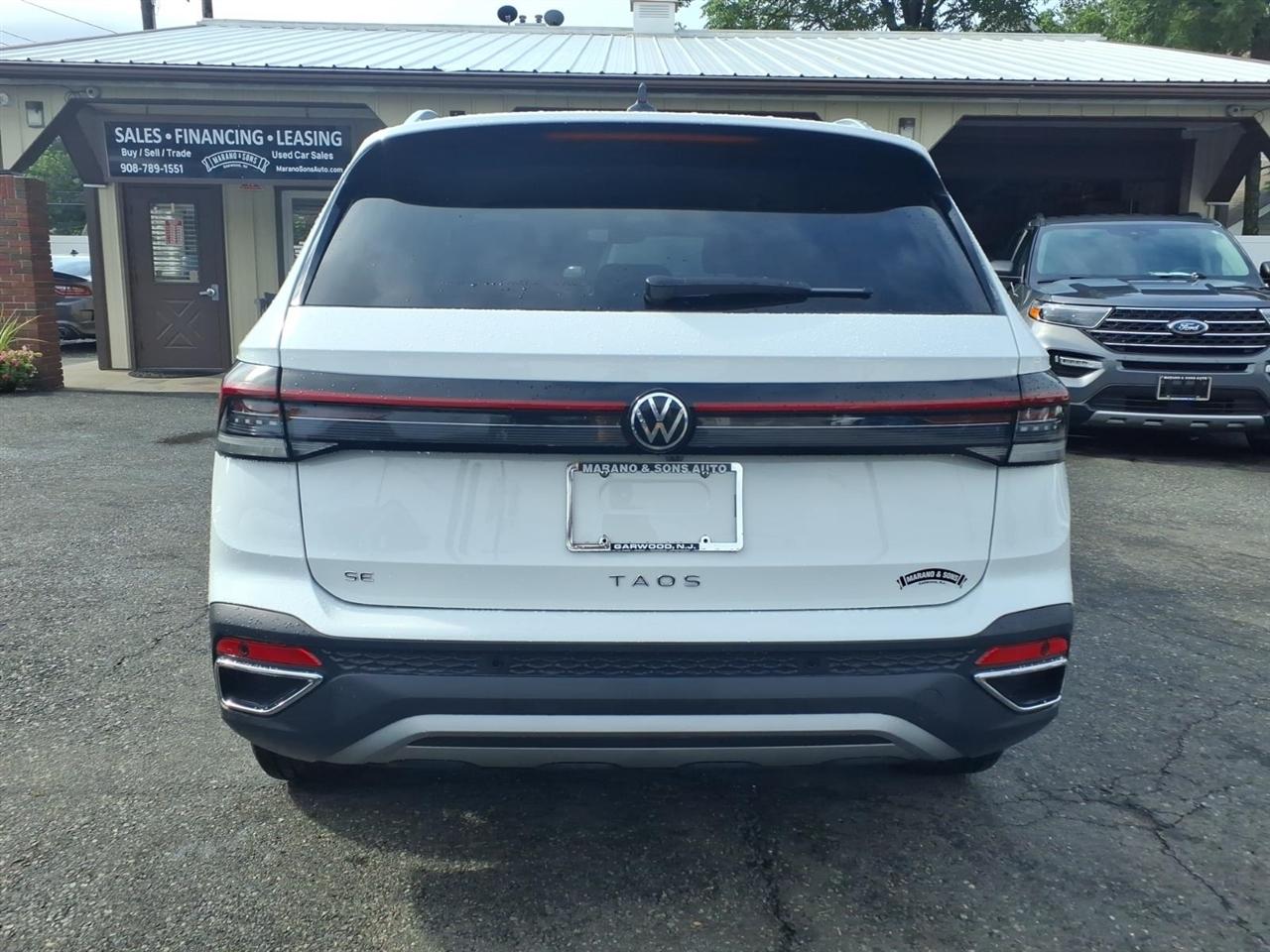 Volkswagen Taos SE FWD 2025