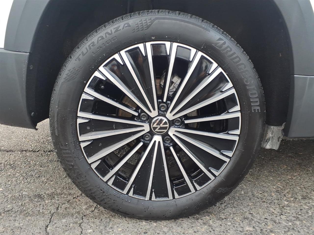 Volkswagen Taos SE FWD 2025