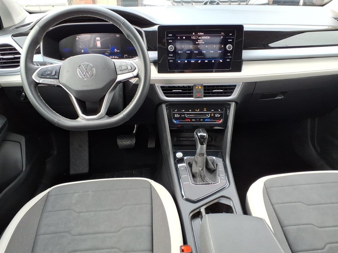 Volkswagen Taos SE FWD 2025