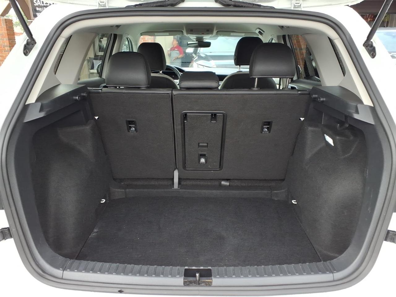 Volkswagen Taos SE FWD 2025