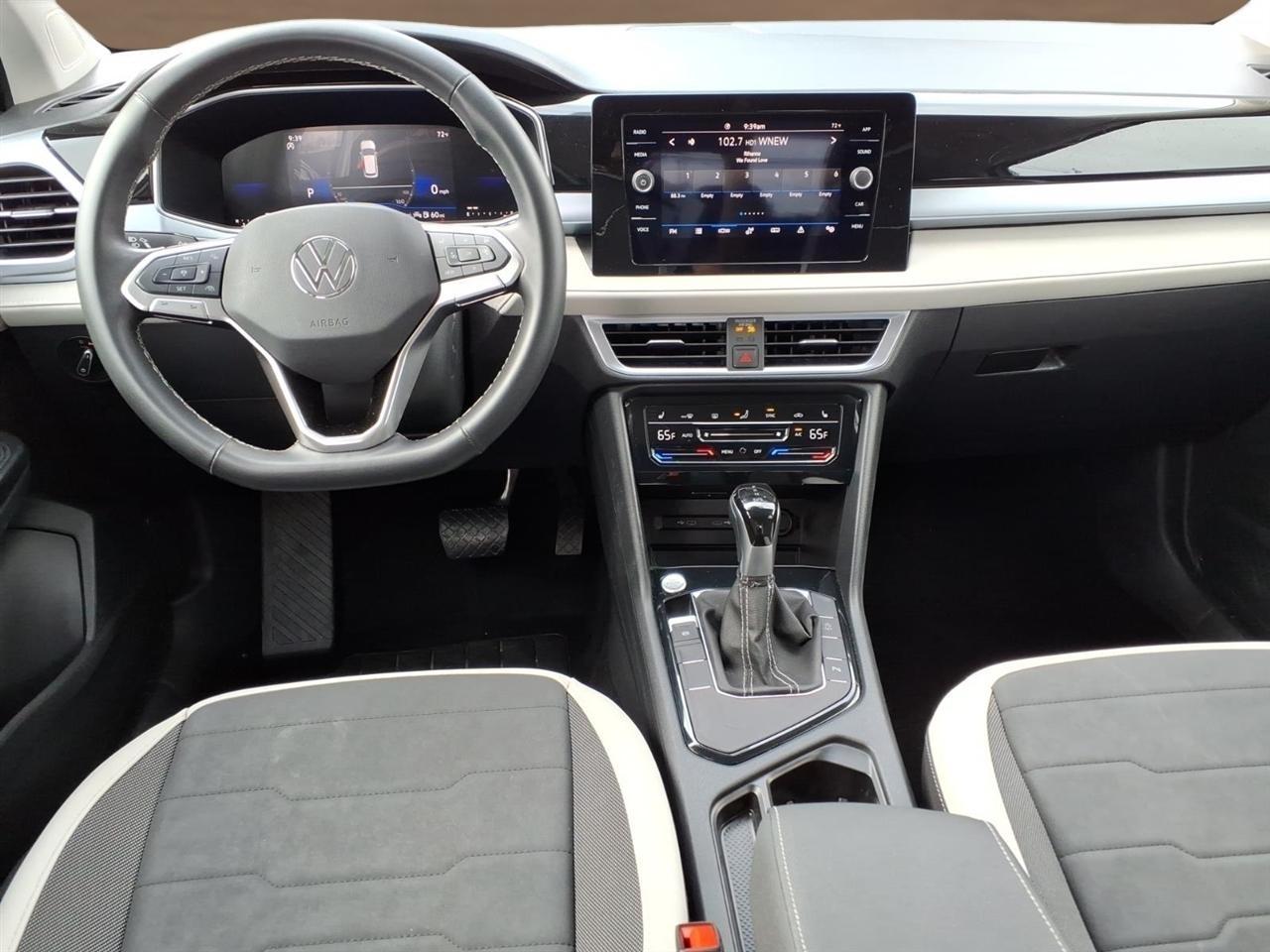 Volkswagen Taos SE FWD 2025
