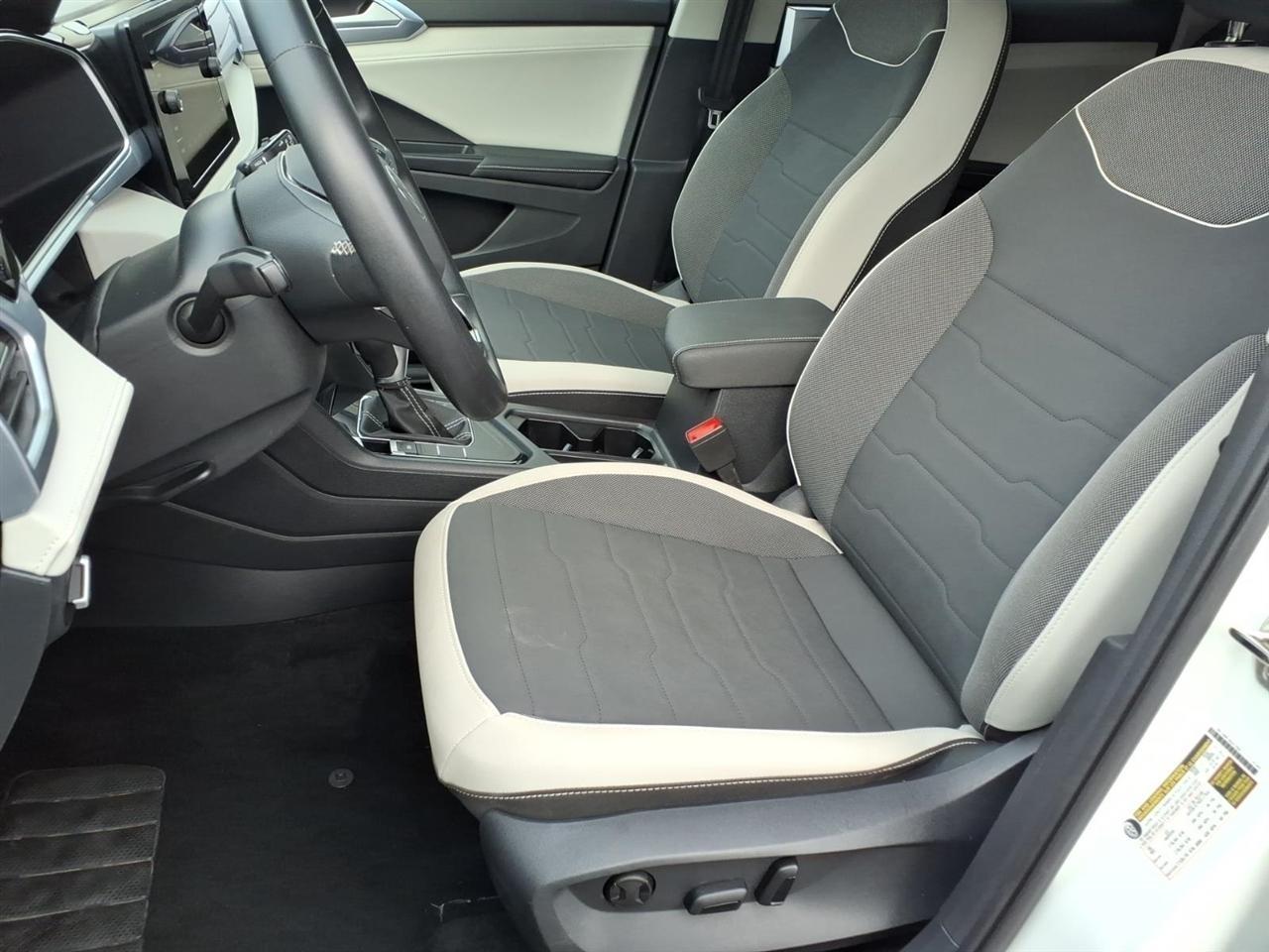 Volkswagen Taos SE FWD 2025