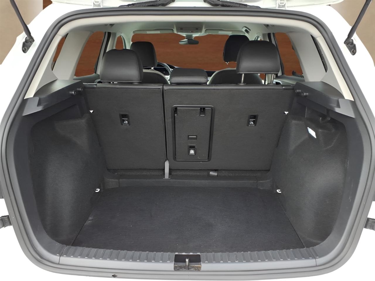 Volkswagen Taos SE FWD 2025
