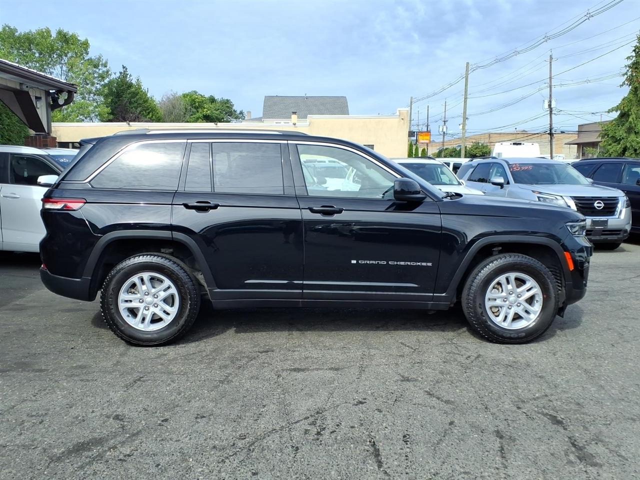 Jeep Grand Cherokee Laredo 4x4 2023