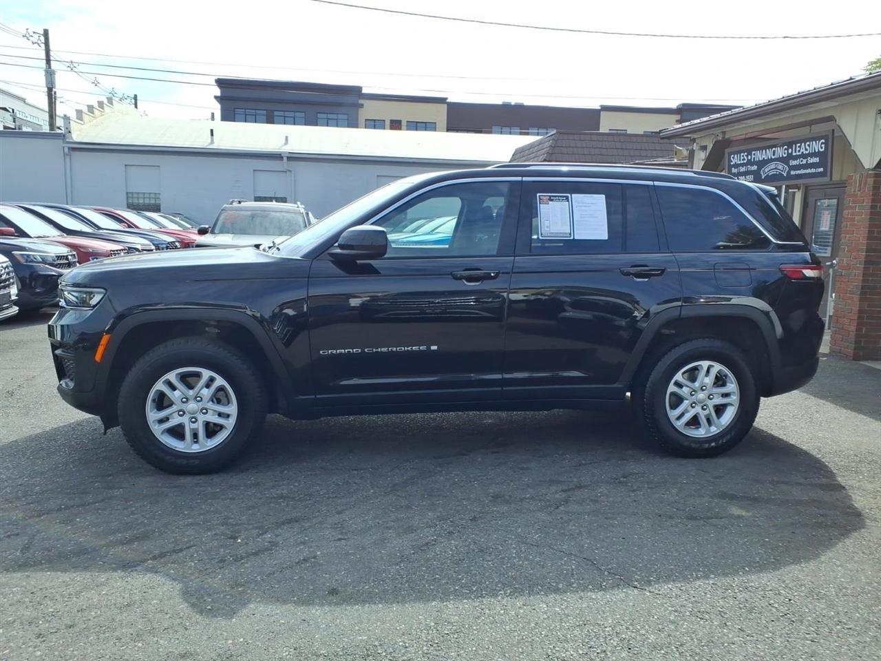 Jeep Grand Cherokee Laredo 4x4 2023