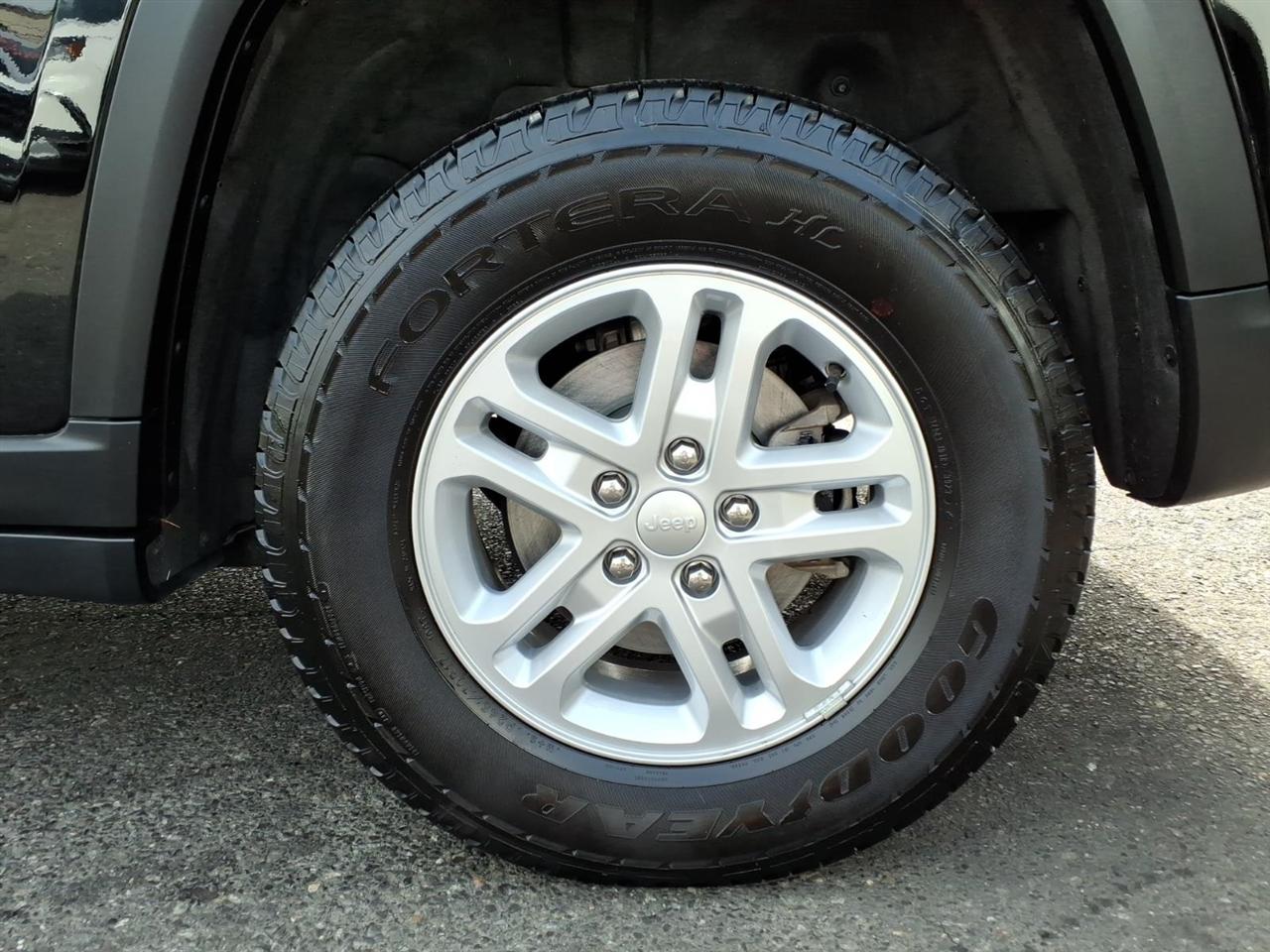 Jeep Grand Cherokee Laredo 4x4 2023