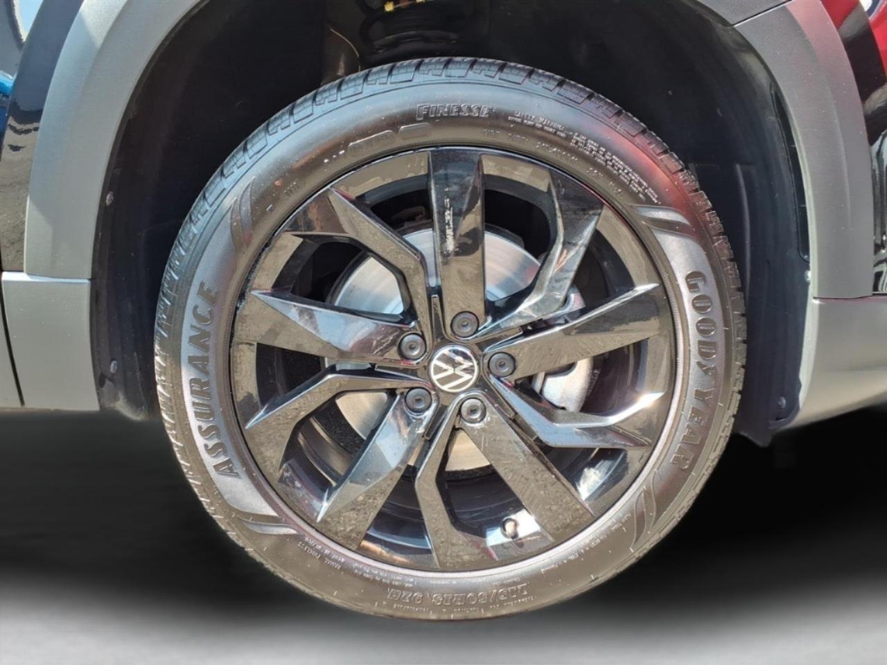 Volkswagen Taos SE FWD 2024