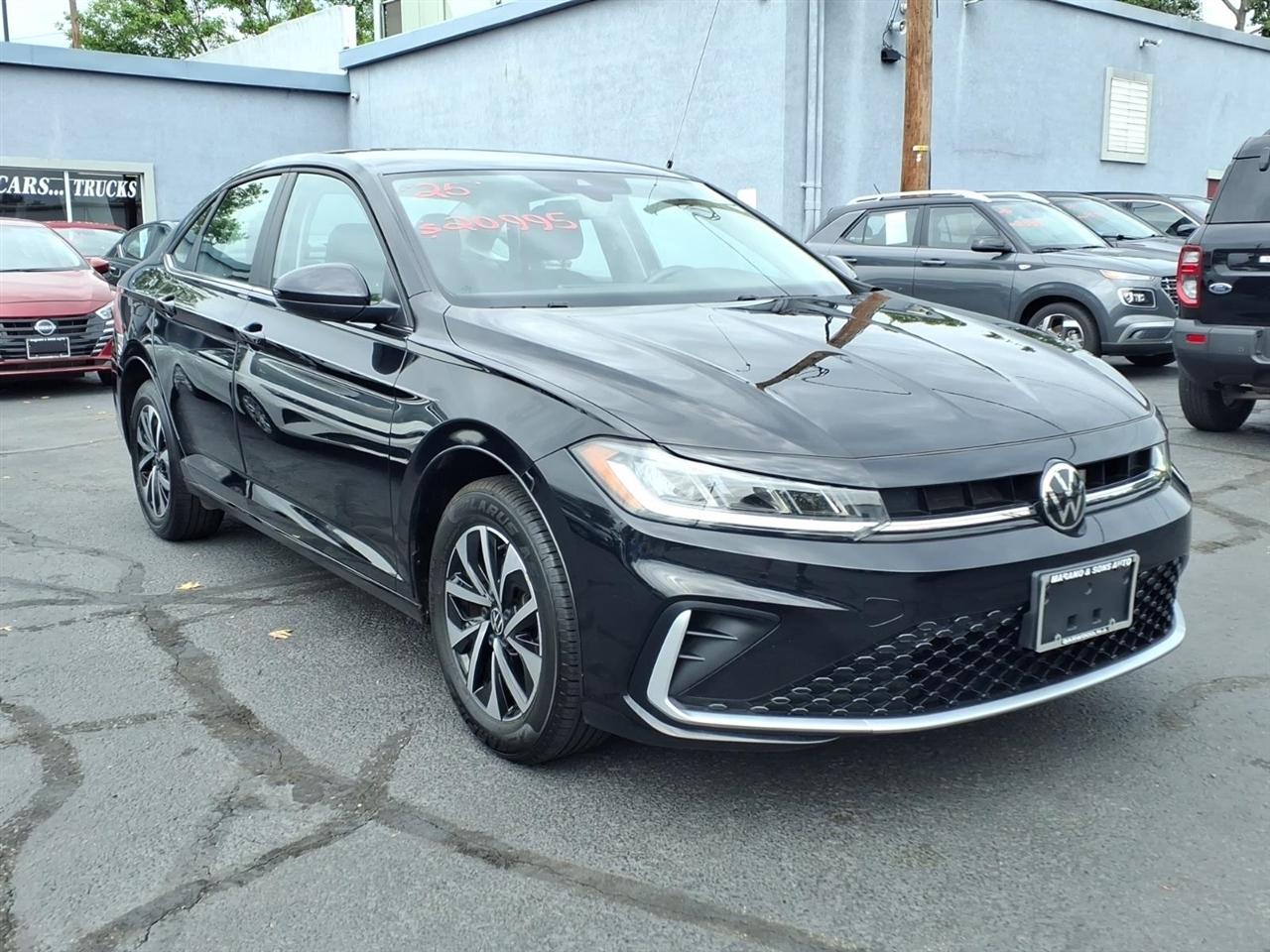 Volkswagen Jetta S Auto 2025