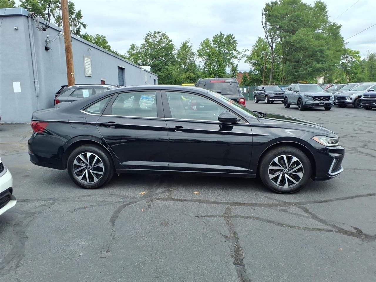 Volkswagen Jetta S Auto 2025