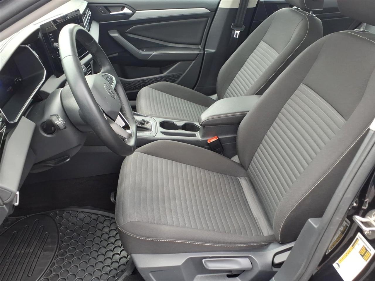 Volkswagen Jetta S Auto 2025