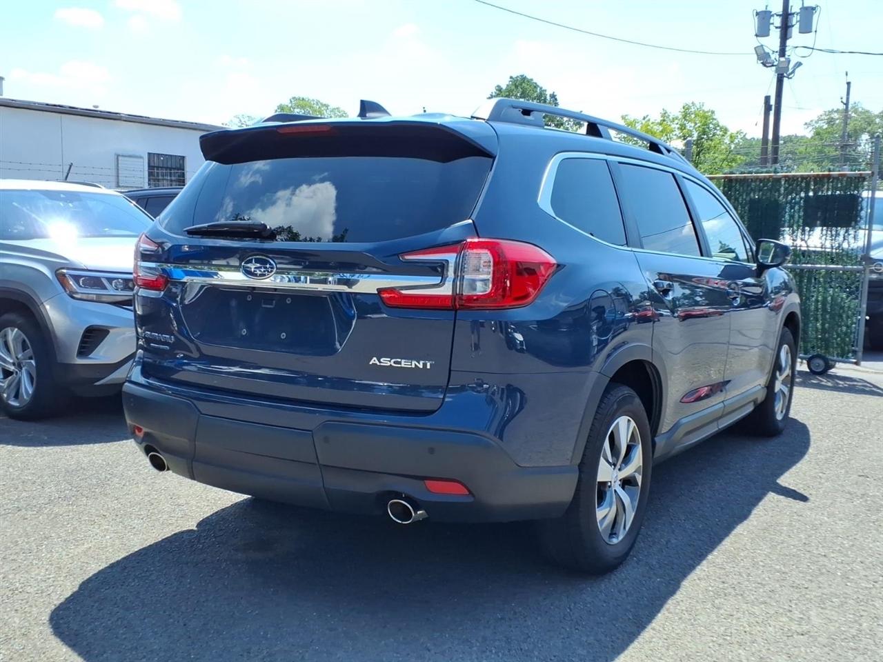 Subaru Ascent Premium 8-Passenger 2025