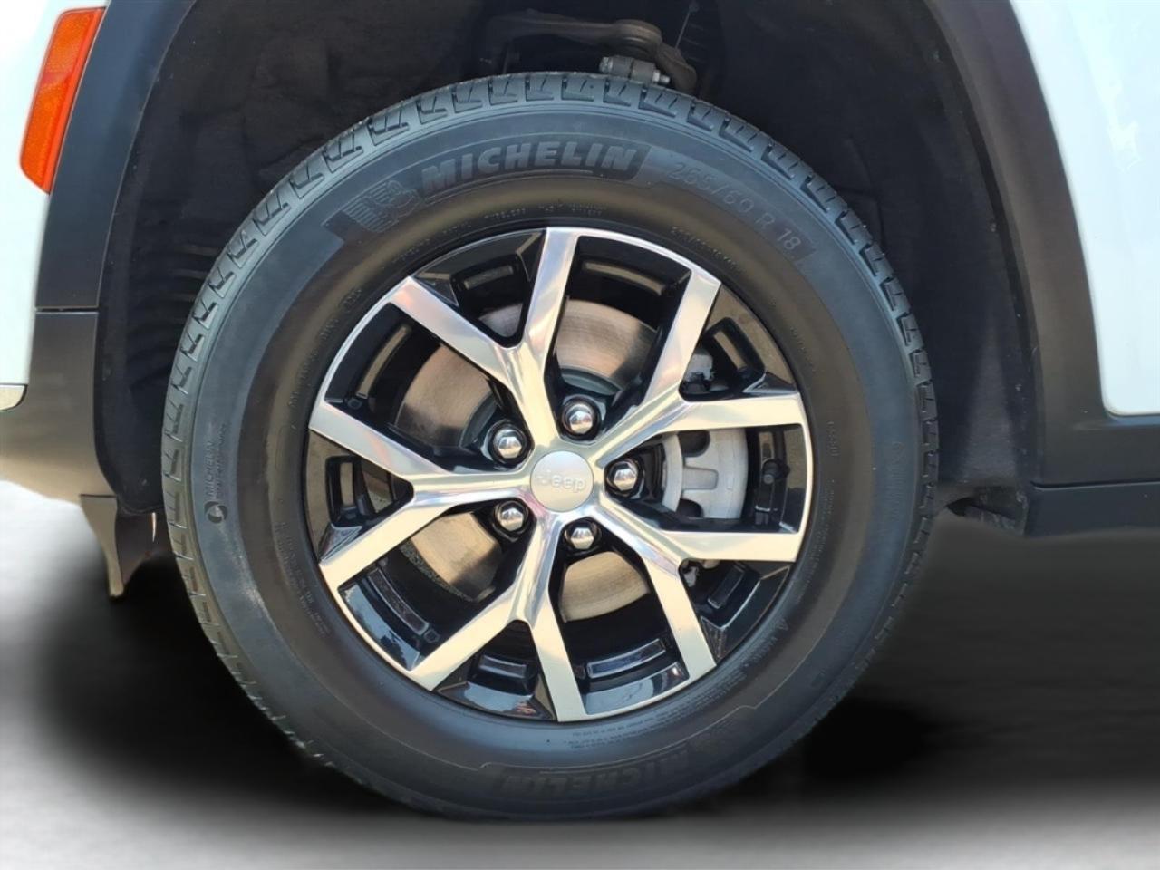 Jeep Grand Cherokee L Laredo 4x4 2023