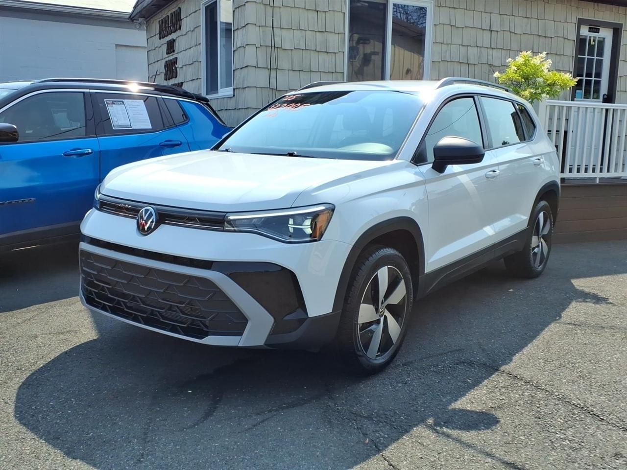 2025 Volkswagen Taos S 4MOTION