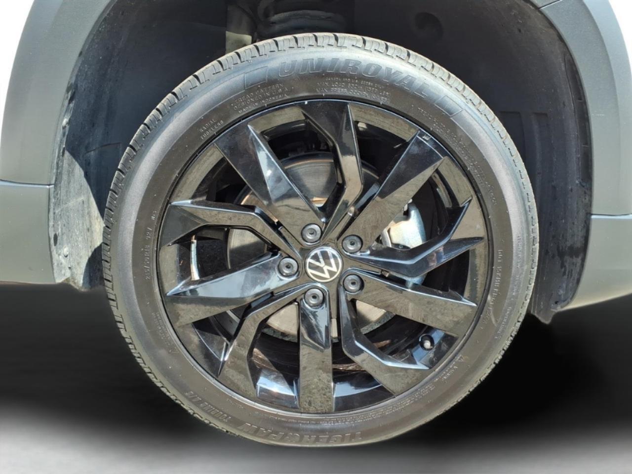 Volkswagen Taos SE FWD 2024