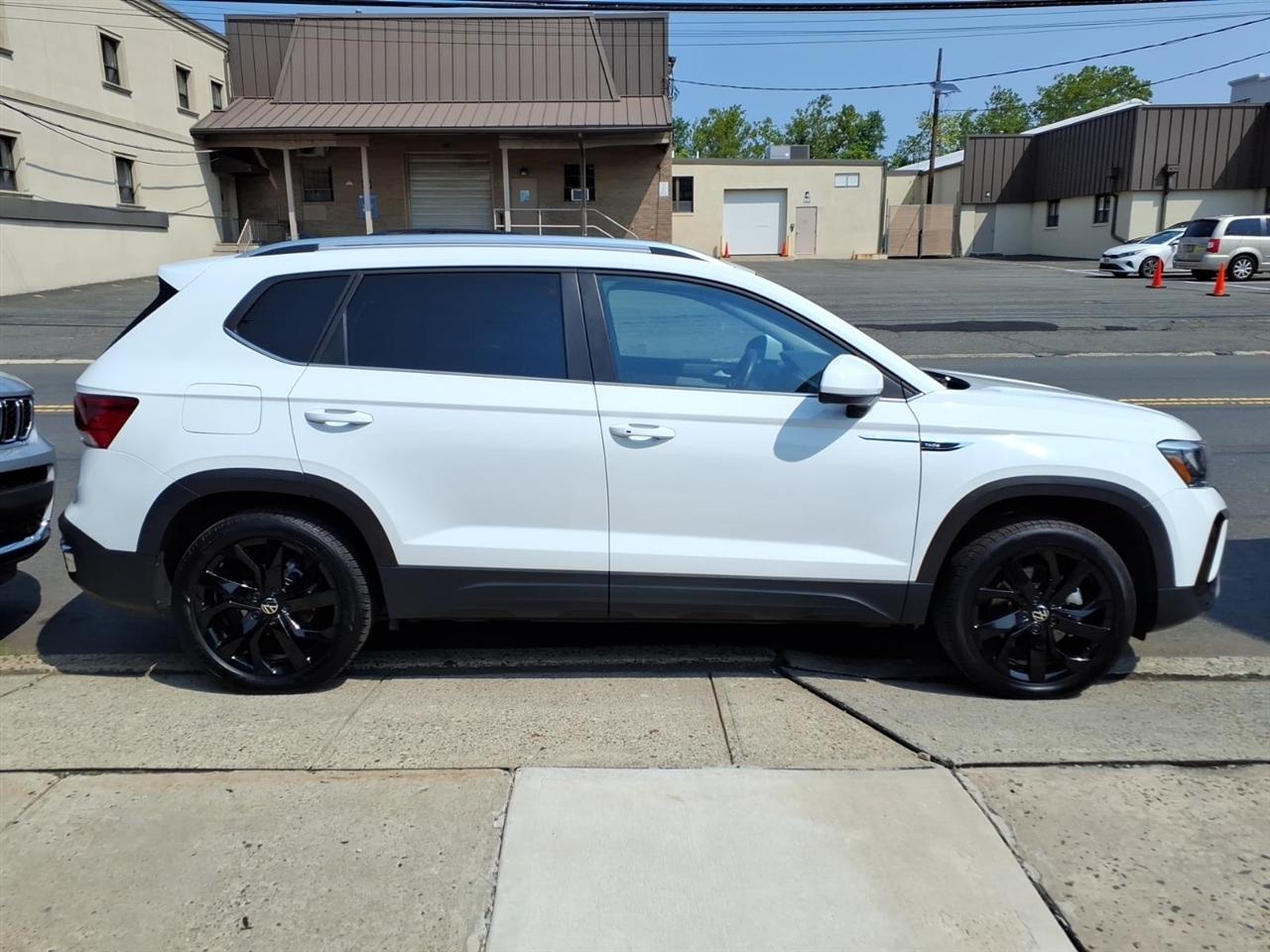 Volkswagen Taos SE FWD 2024