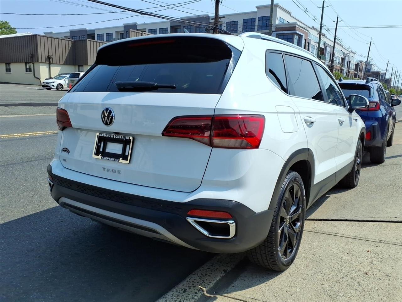 Volkswagen Taos SE FWD 2024