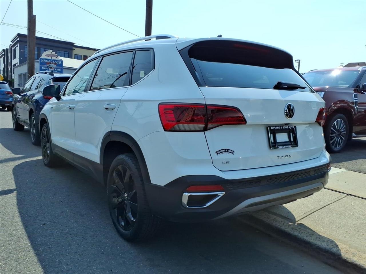 Volkswagen Taos SE FWD 2024