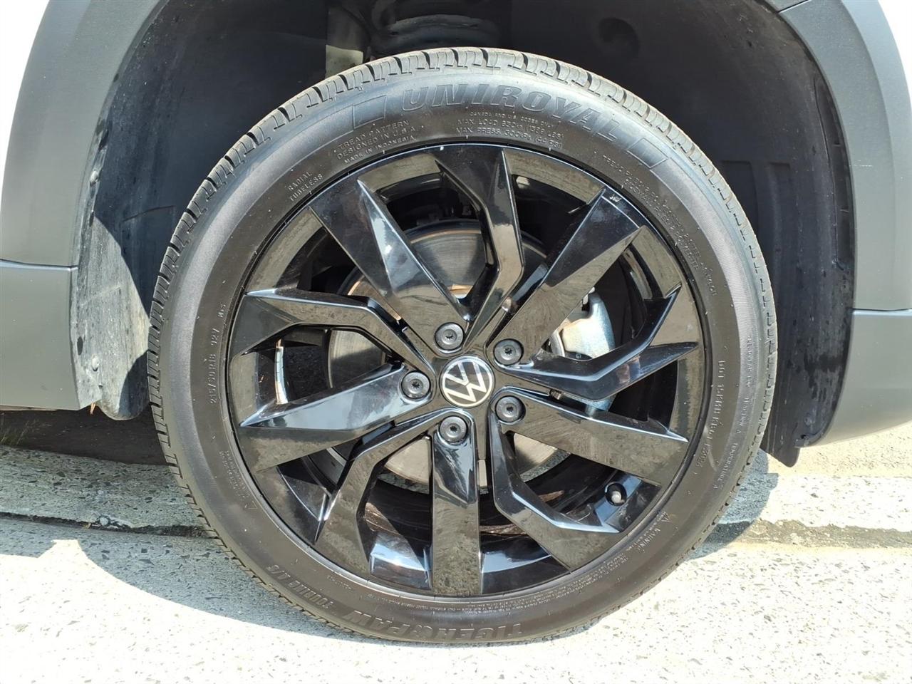 Volkswagen Taos SE FWD 2024