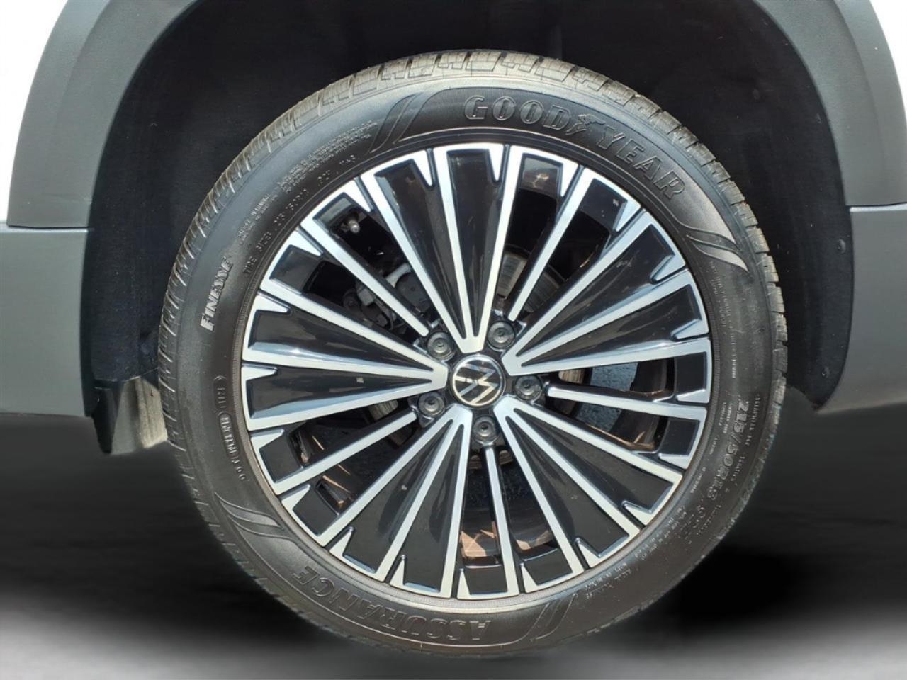 Other Taos SE FWD 2025