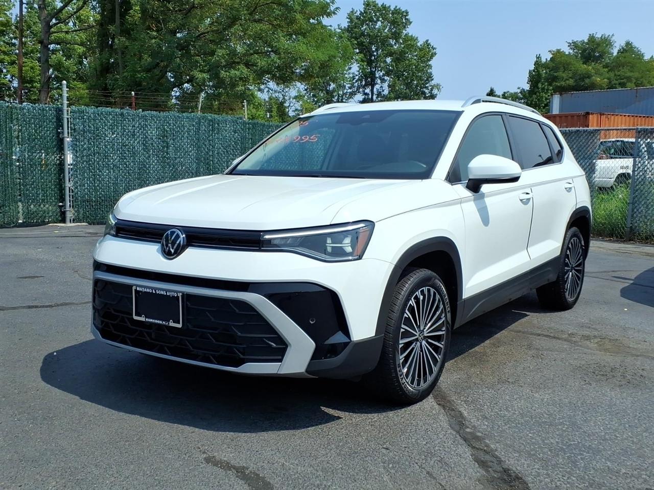 2025 Volkswagen Taos SEL FWD